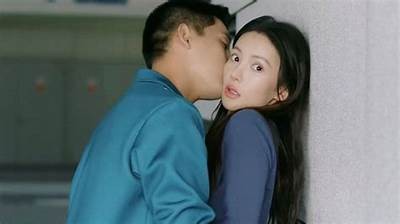 成人浪漫热吻视频免费观看